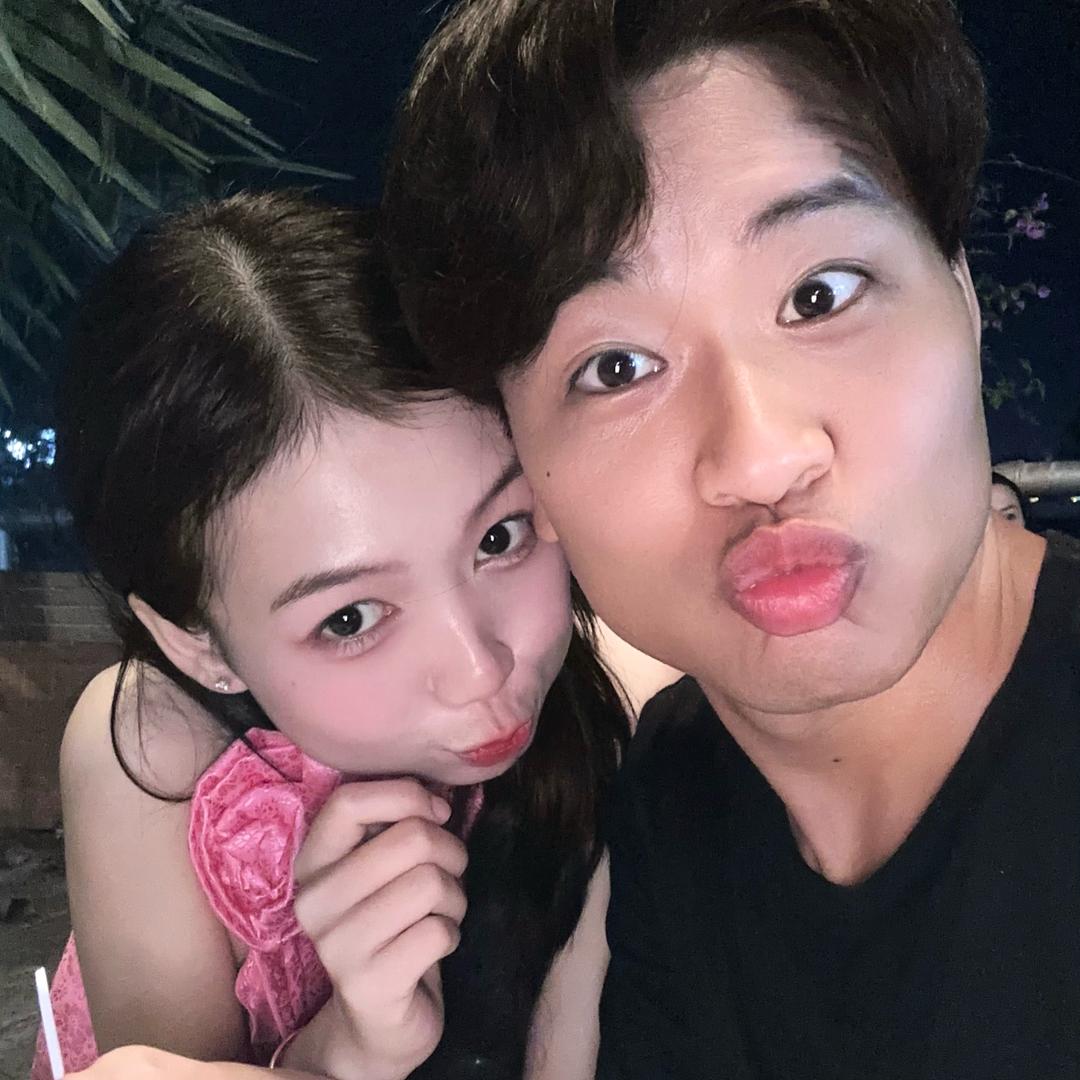 中越情侣大星和小海