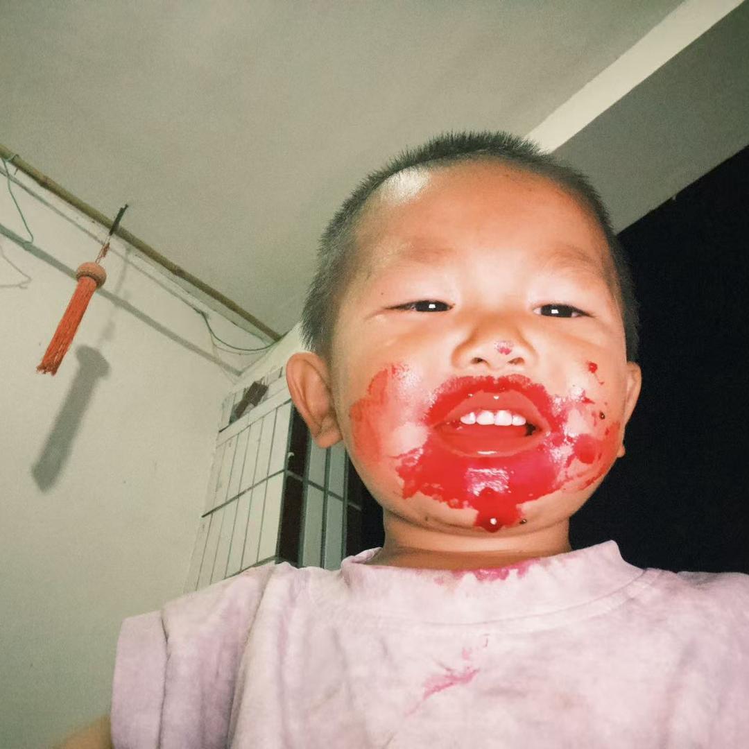 捣蛋柚柚有八条腿