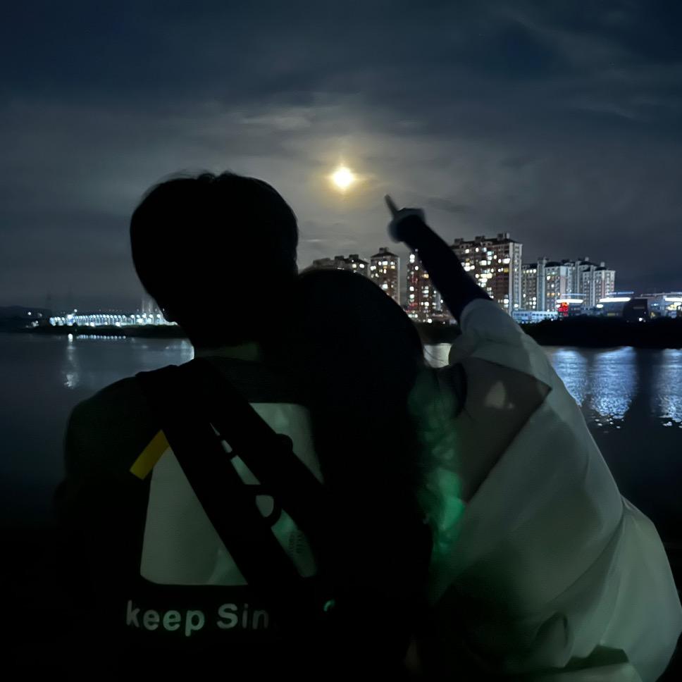 草里有人快逃丶