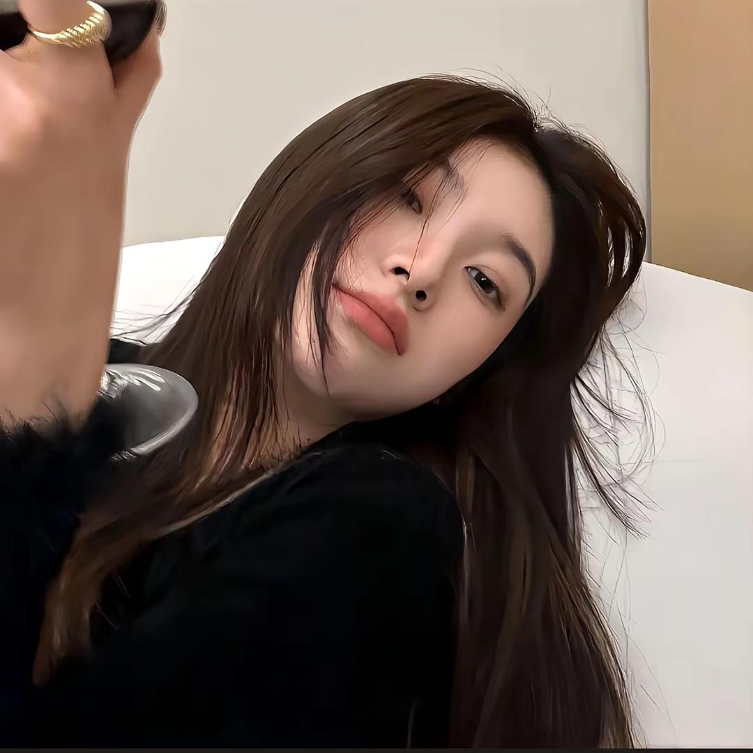 小r爱吃榴莲🎀