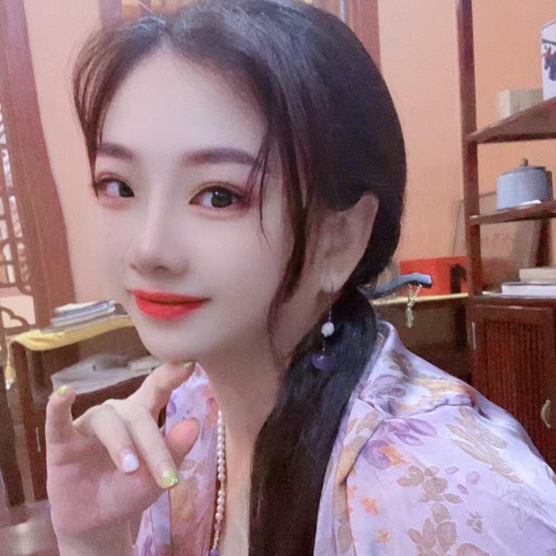 卖红木家具的杨贵妃