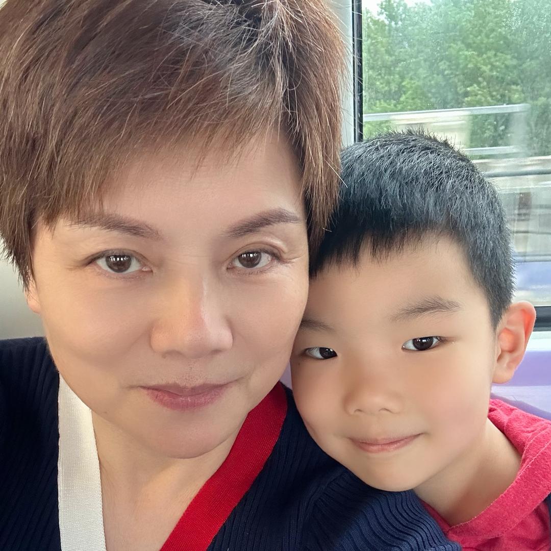 手手👶外婆👵