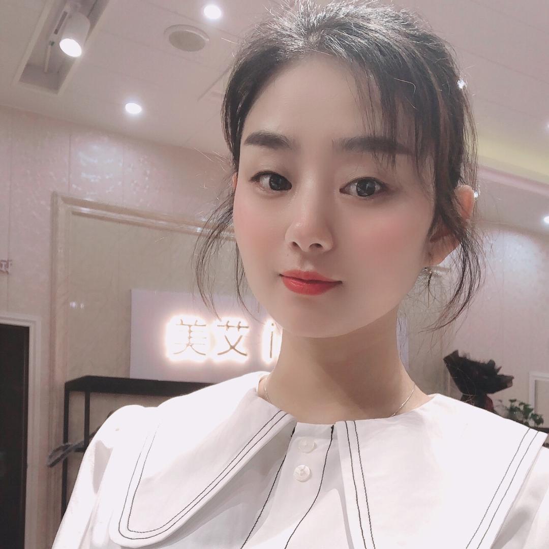 英山艾美女装