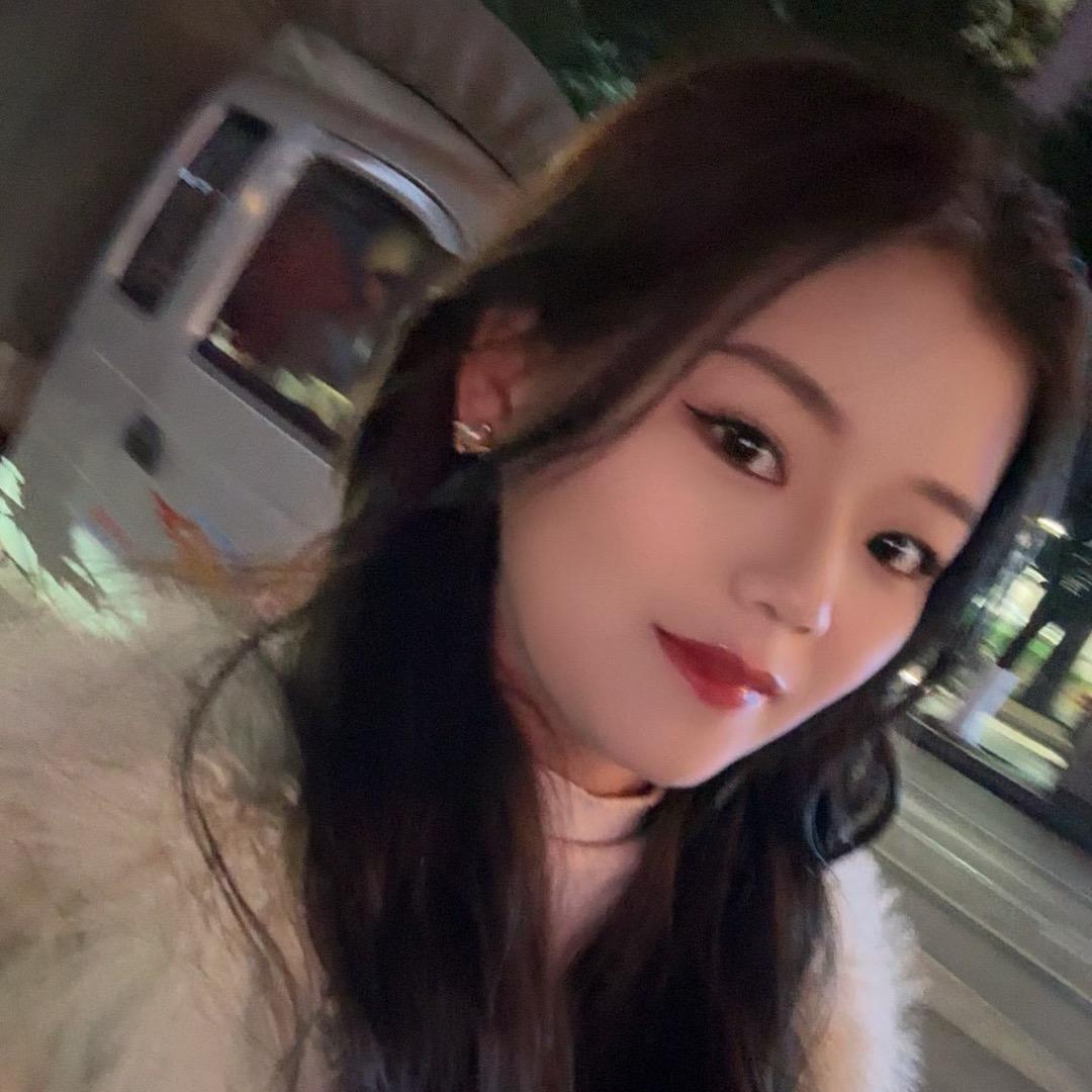 女左🐑