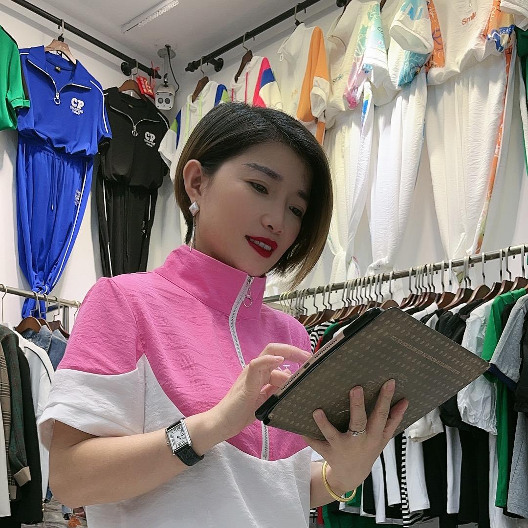 李若宁服装