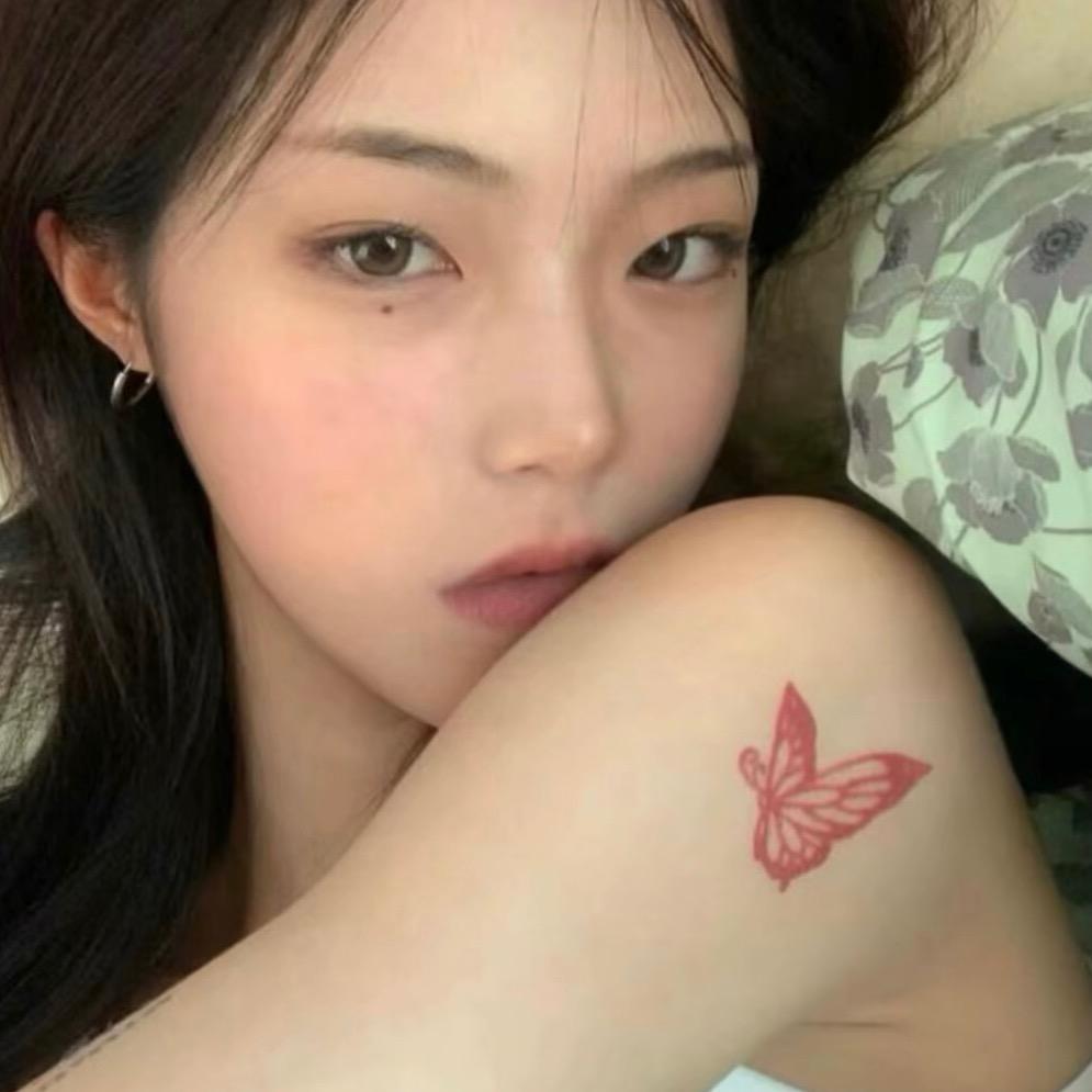 不打腮红只打哈欠.