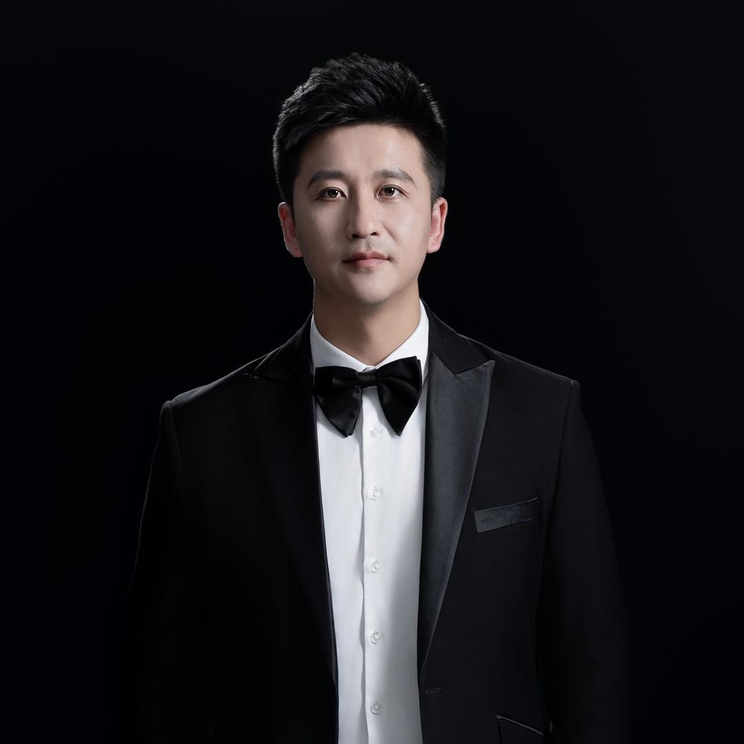 主持人春晖
