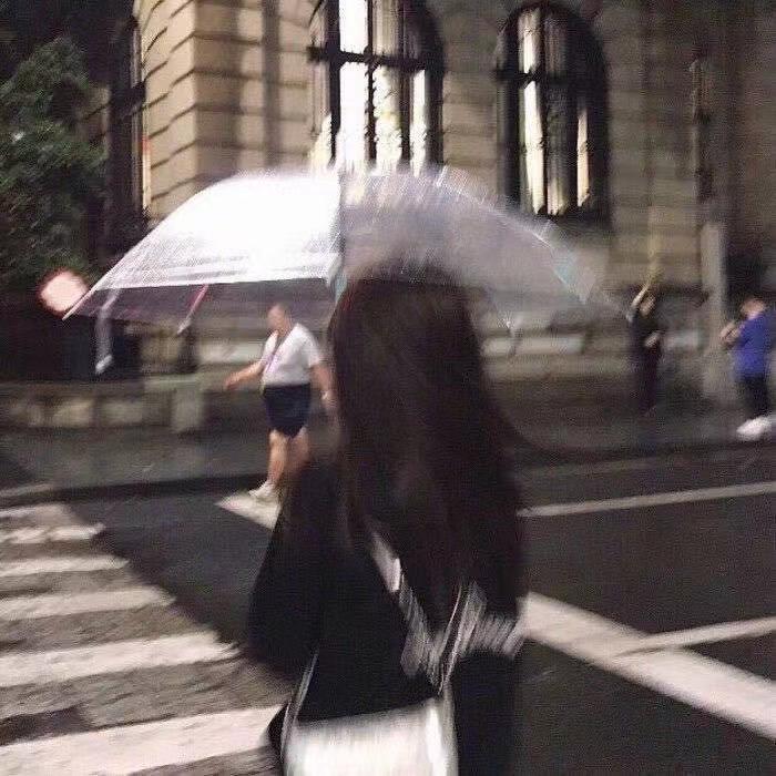 卢卢很富有