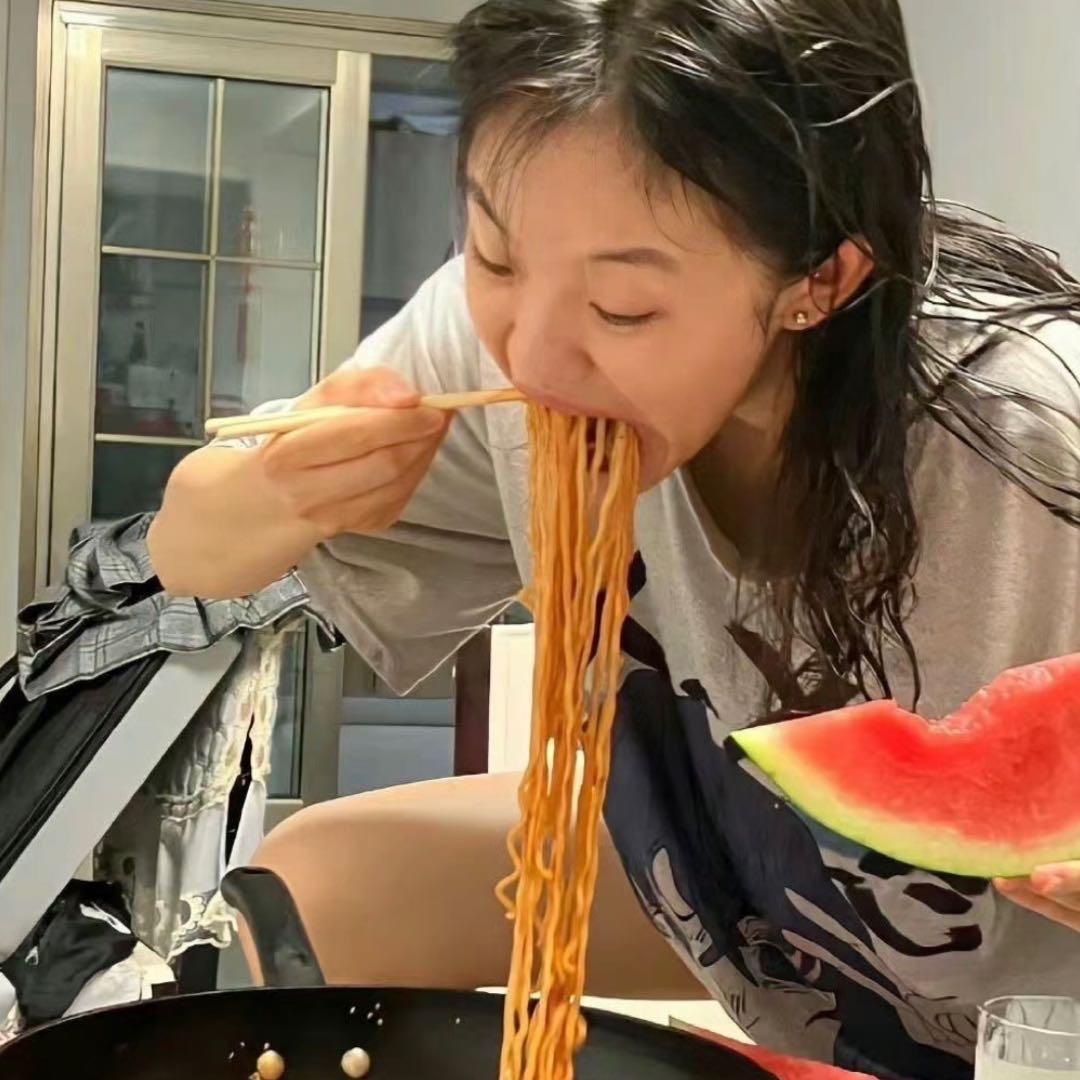 小颖想睡觉_