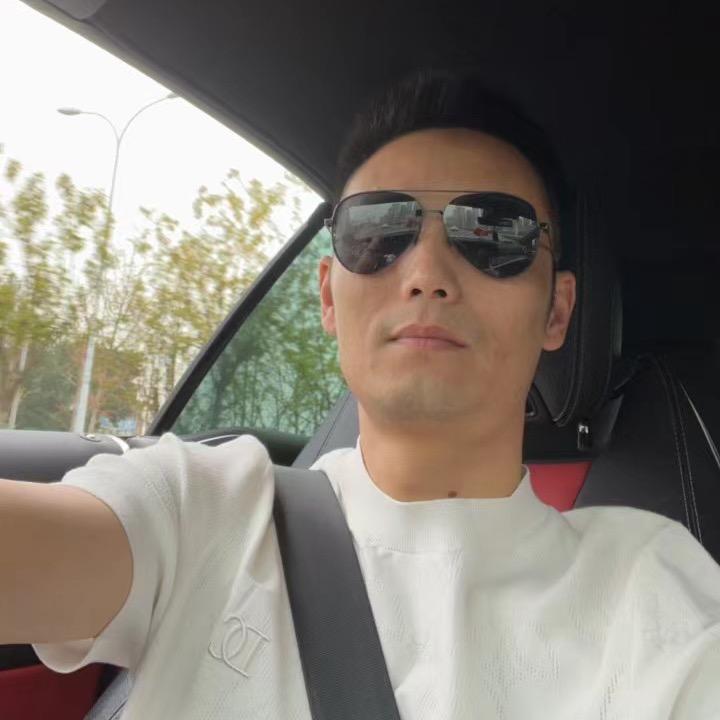 小晓帅多多拼童装专卖店