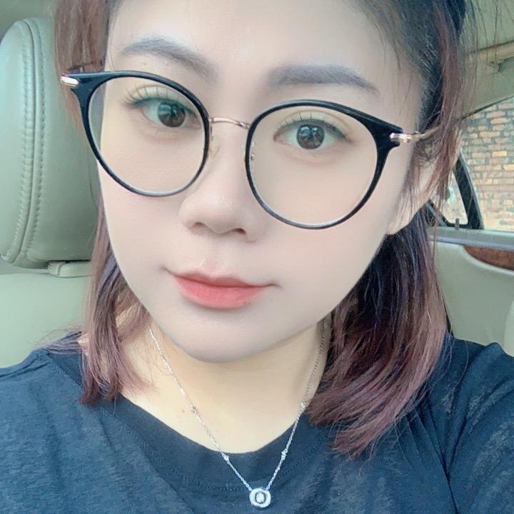 贝好物在橱窗里