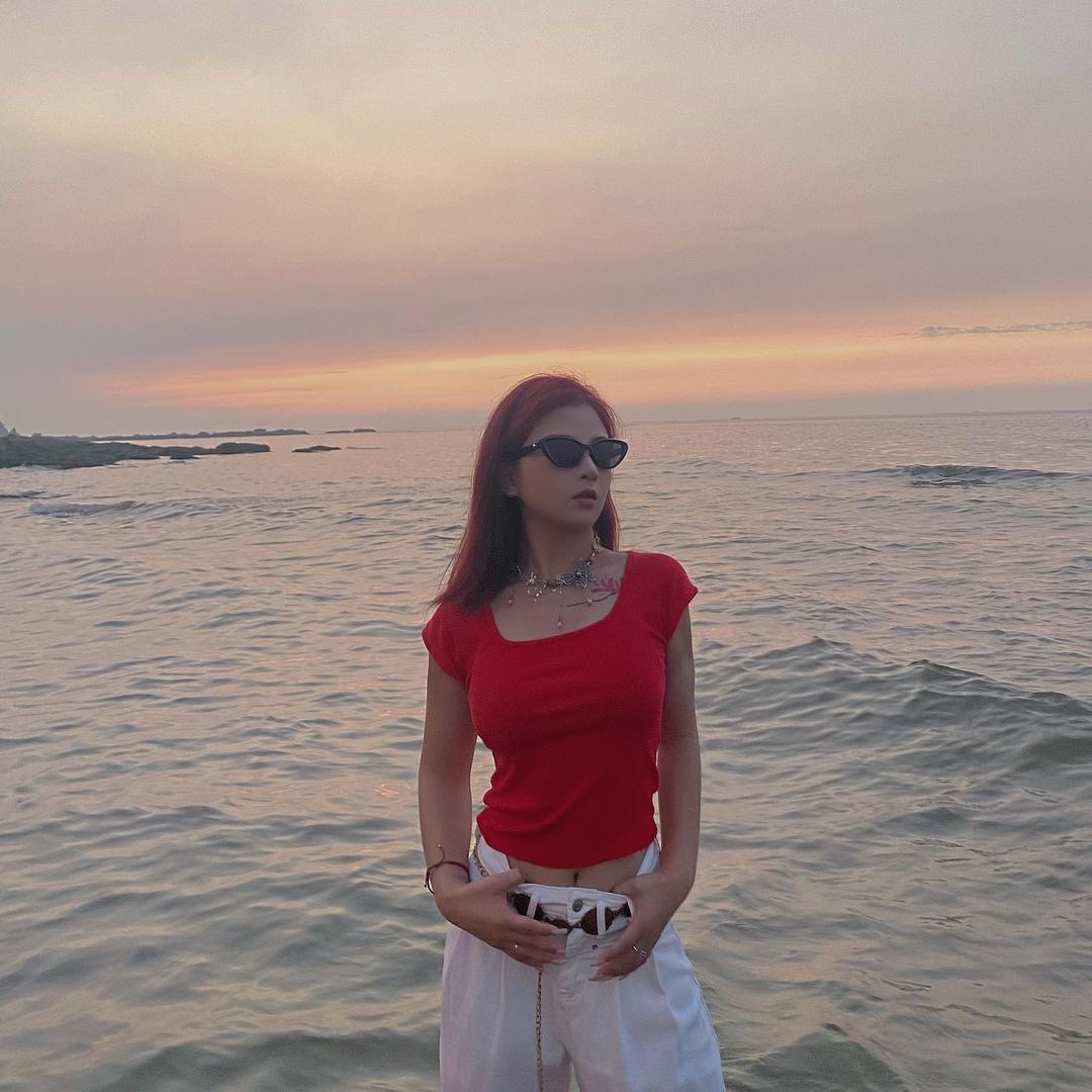 秋山·小飞天@周泳妍