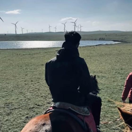 阿伟是个万人迷