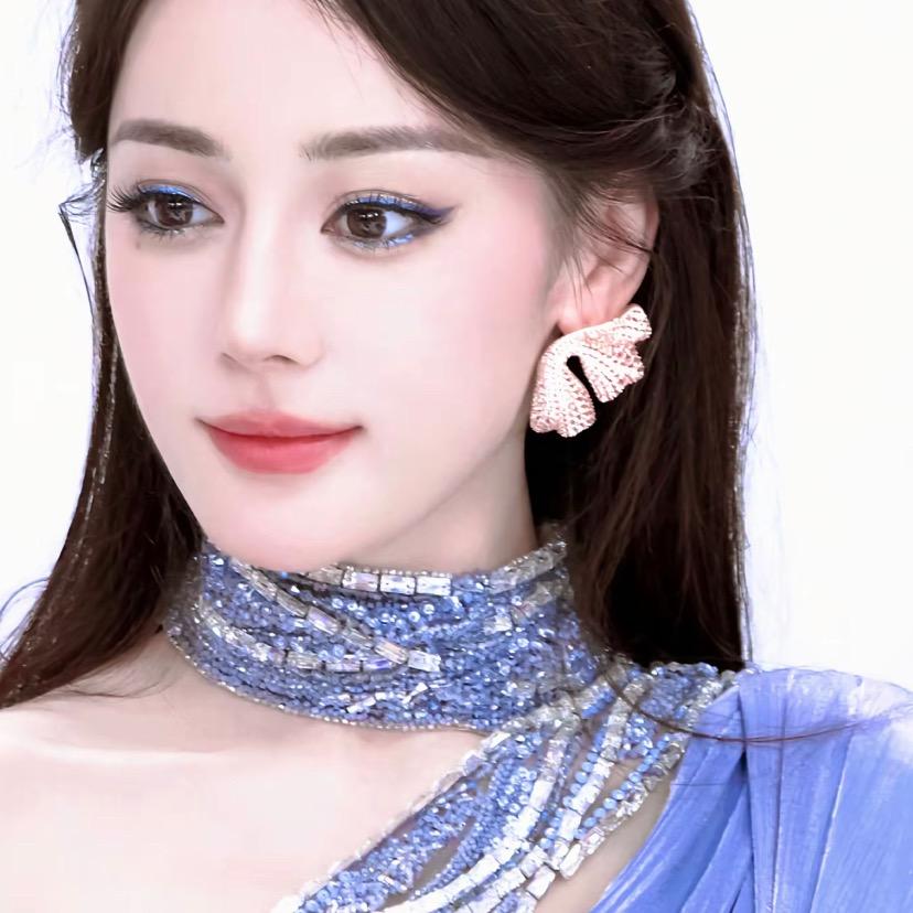 嬉悦-婚纱造型可ke_