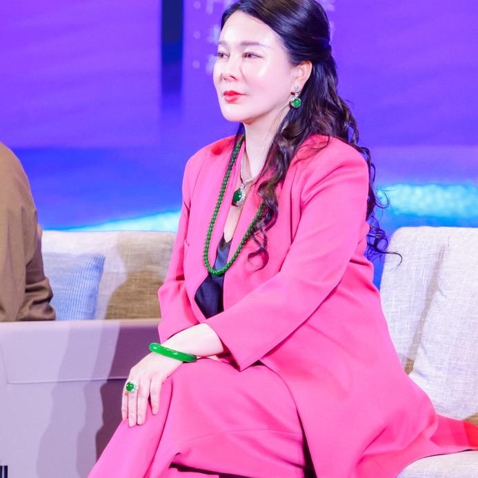 万般微颜创始人张海伦
