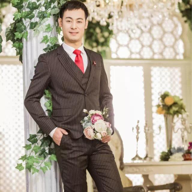 挪威的森林中的雨