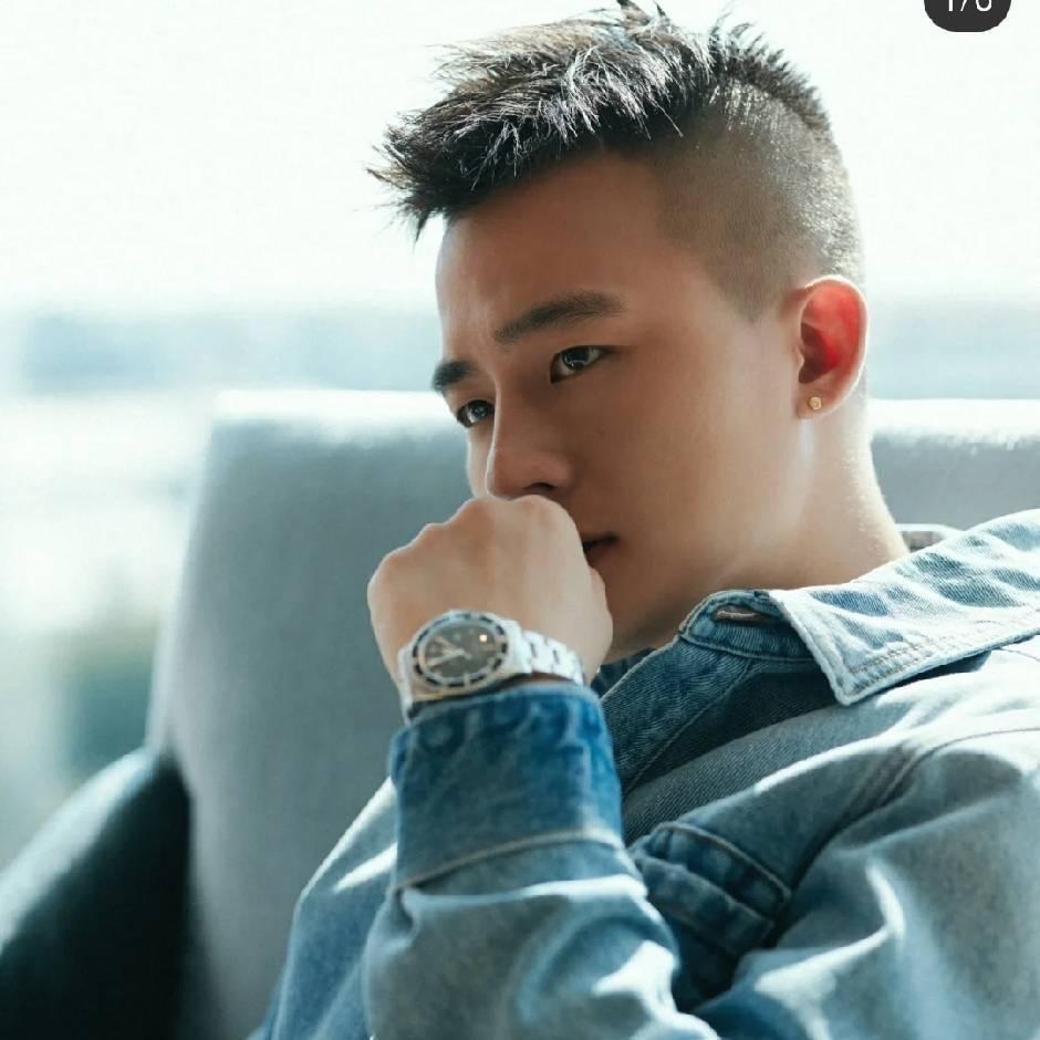 路边的靓仔