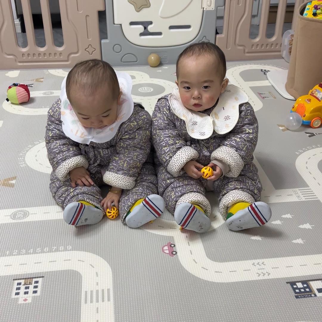 兔两只吖⁷⁷⁶