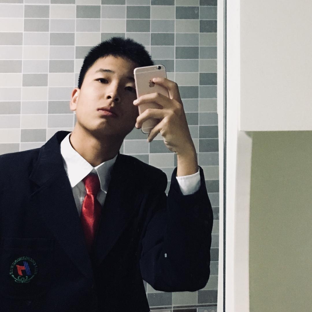 爱吃橘子的副校长