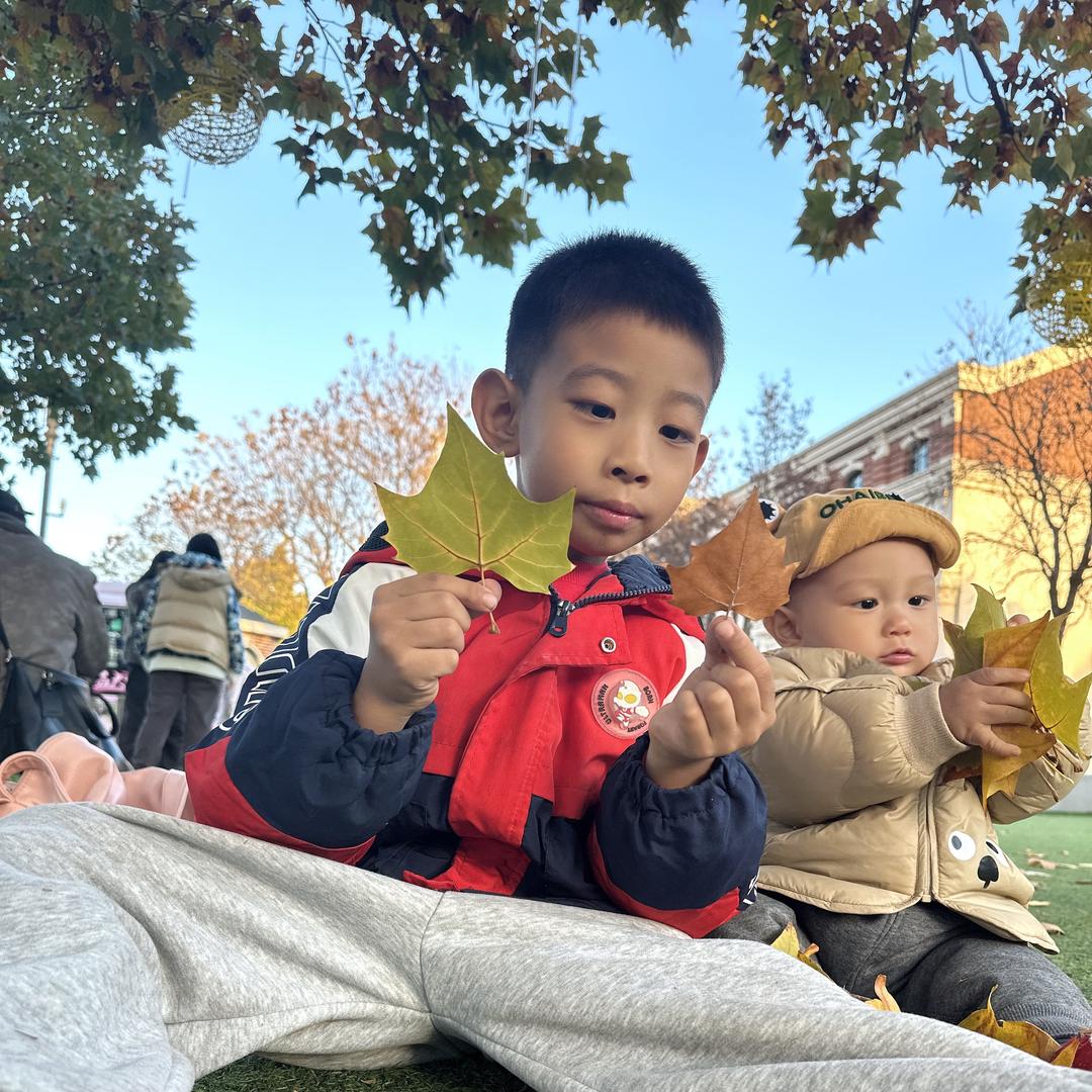 布兜麻麻在带娃