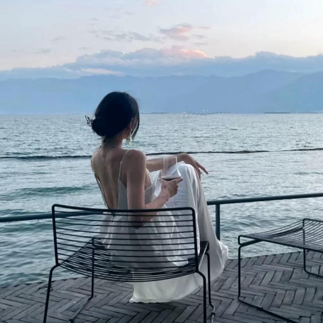 莫咩咩.
