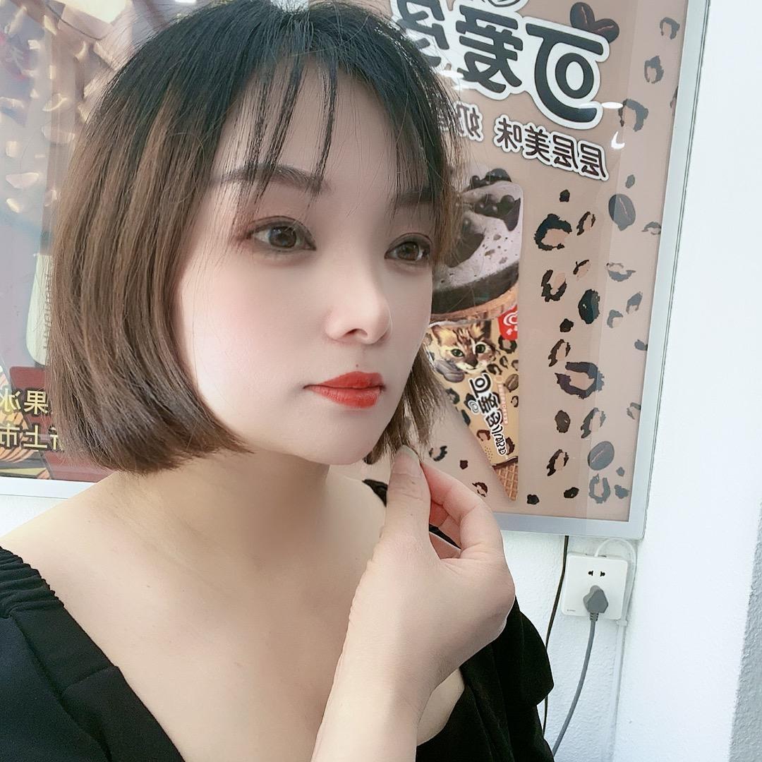 雪糕姐姐（雪世界乾坤大道店）