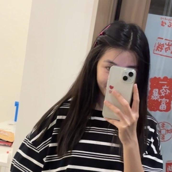 黄MoMo