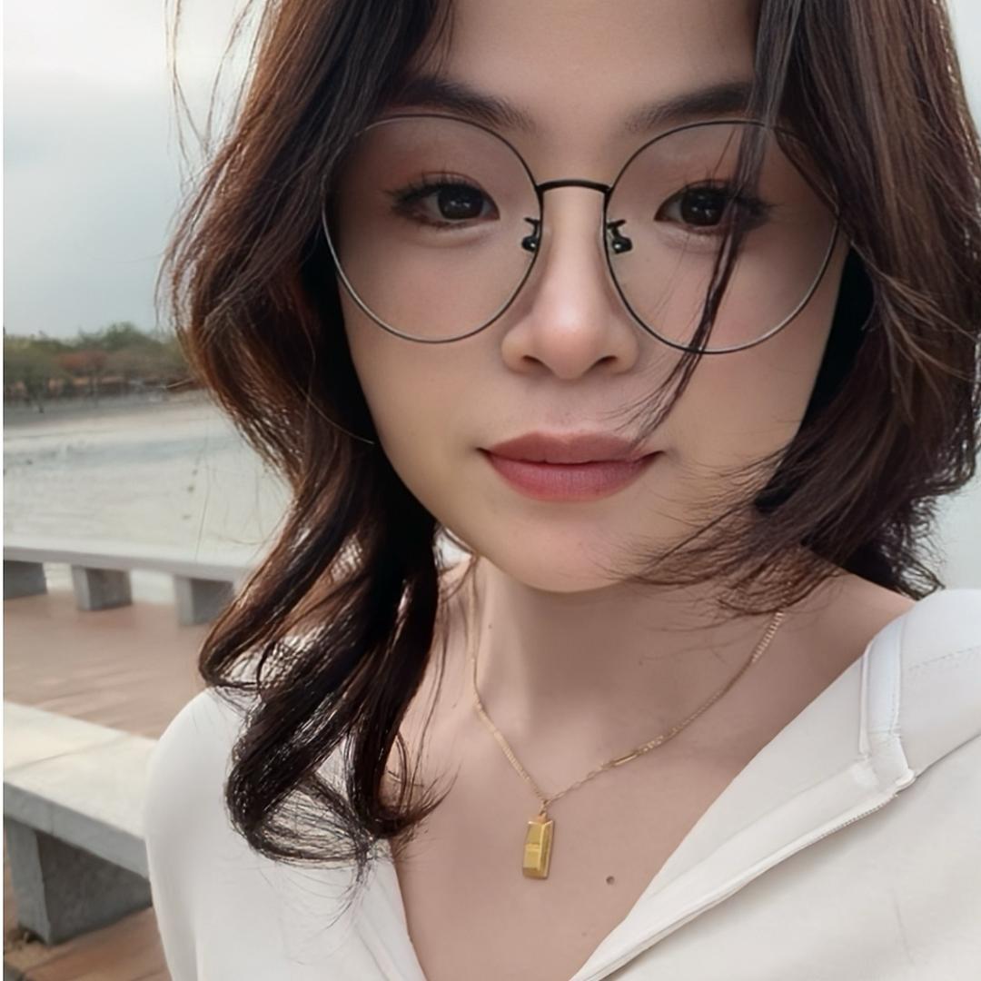 草莓酱奶昔🍓