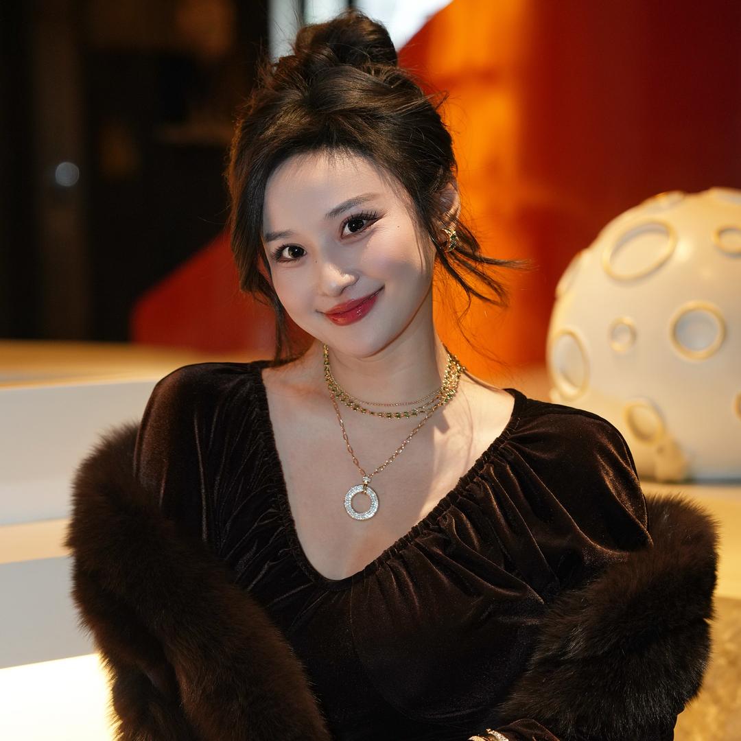 石古会珠宝- 伊伊