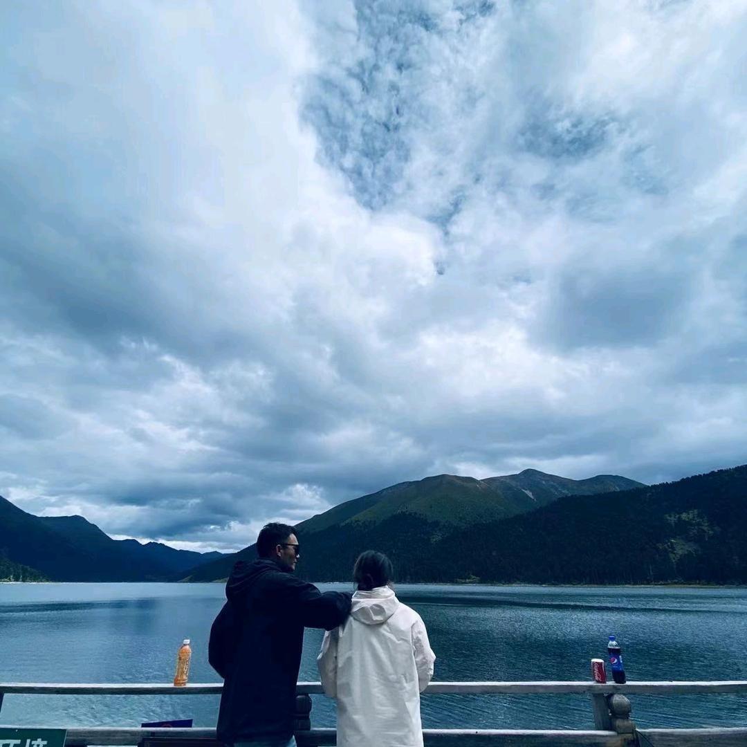 曼&