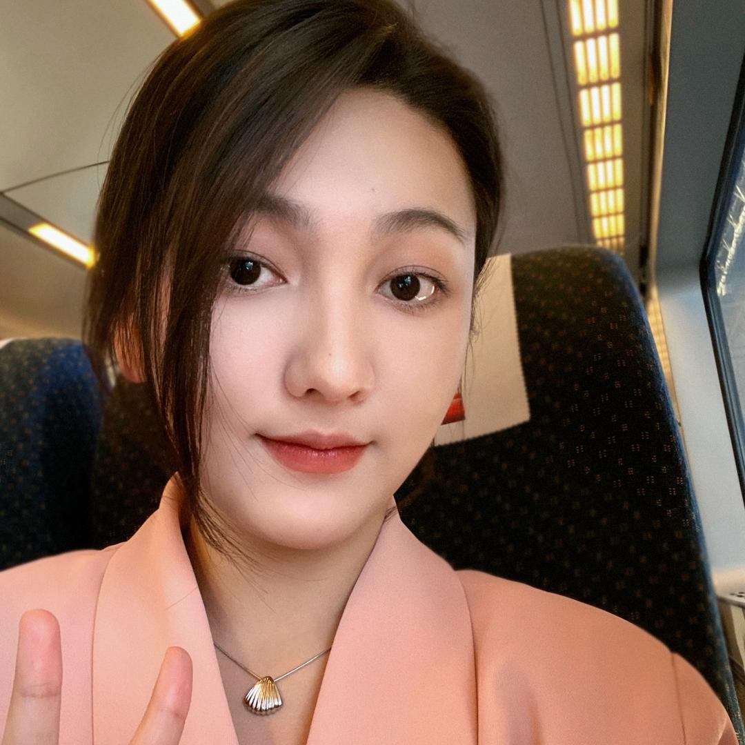 海峡国际的中间人毛毛