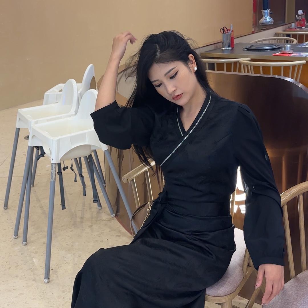 依西佳民族服饰2号店