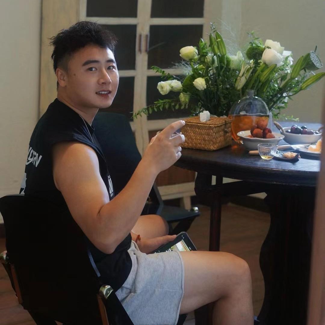 隔壁老李爱唱歌