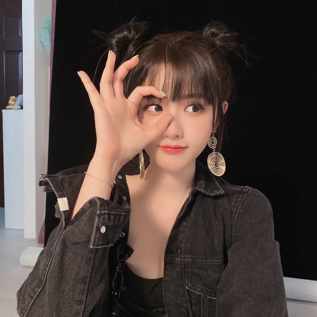 周依依