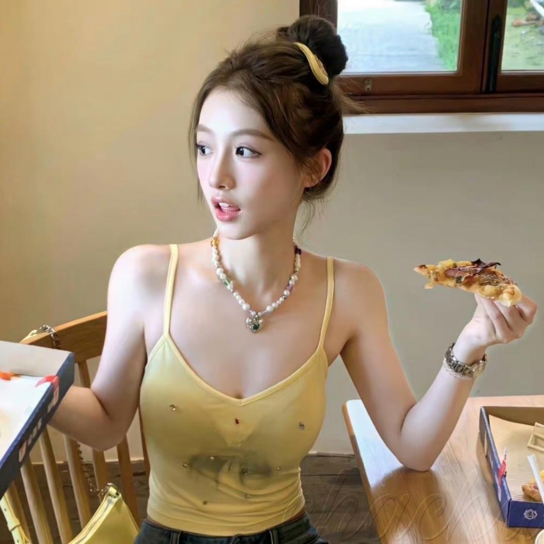 漂亮妹妹爱拉屎！