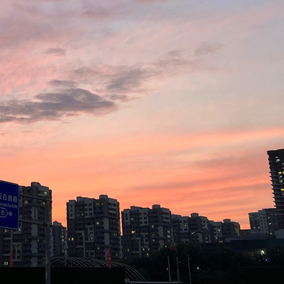 花好月圆女裤店