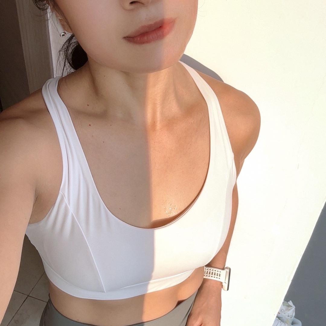 yoga平凡秀