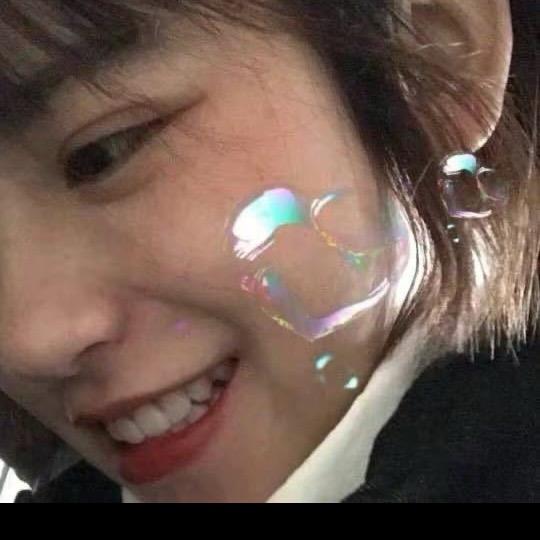温柔扑了空