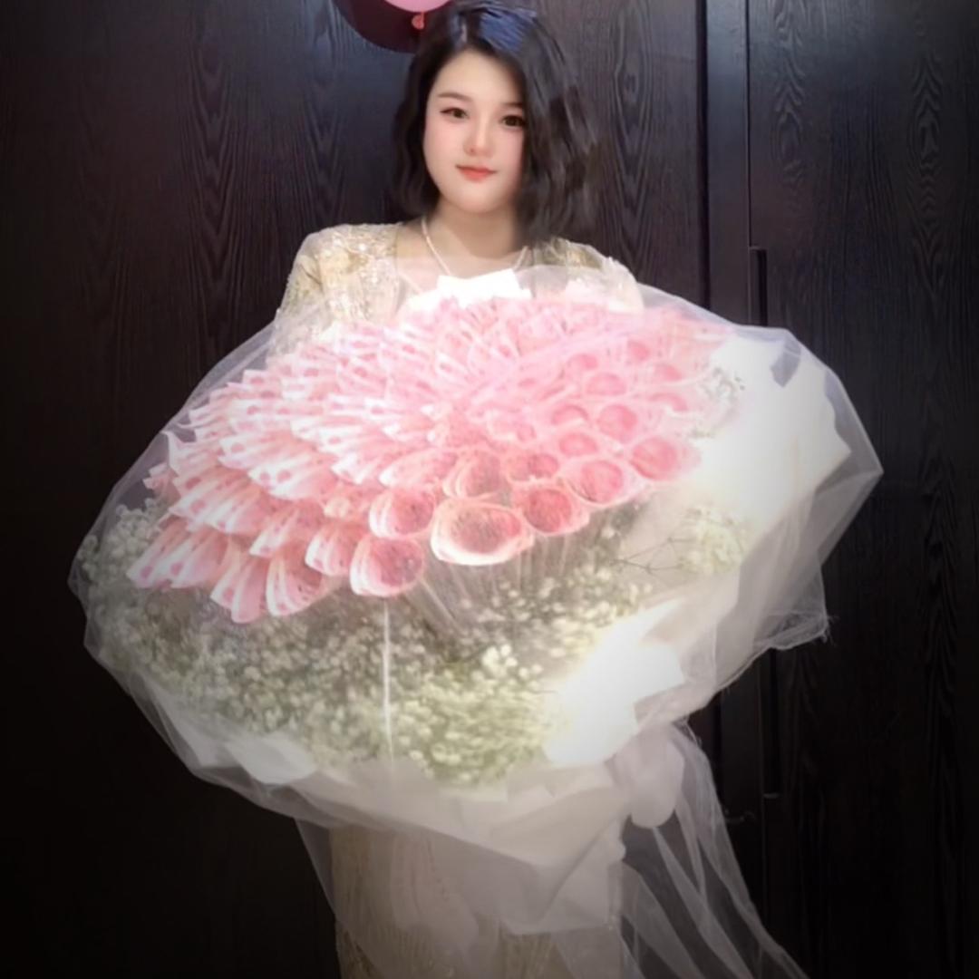 多金吃喝玩乐不干活😄