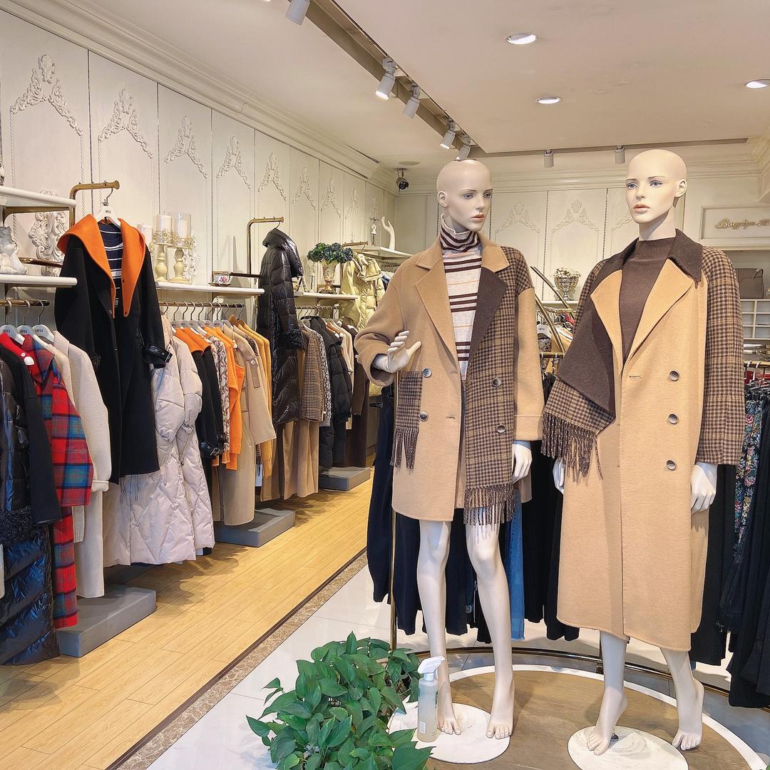 临汾市伊云女装店