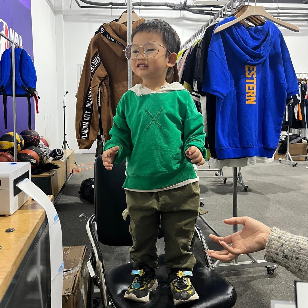 言言妈，欧时力奥莱折扣店