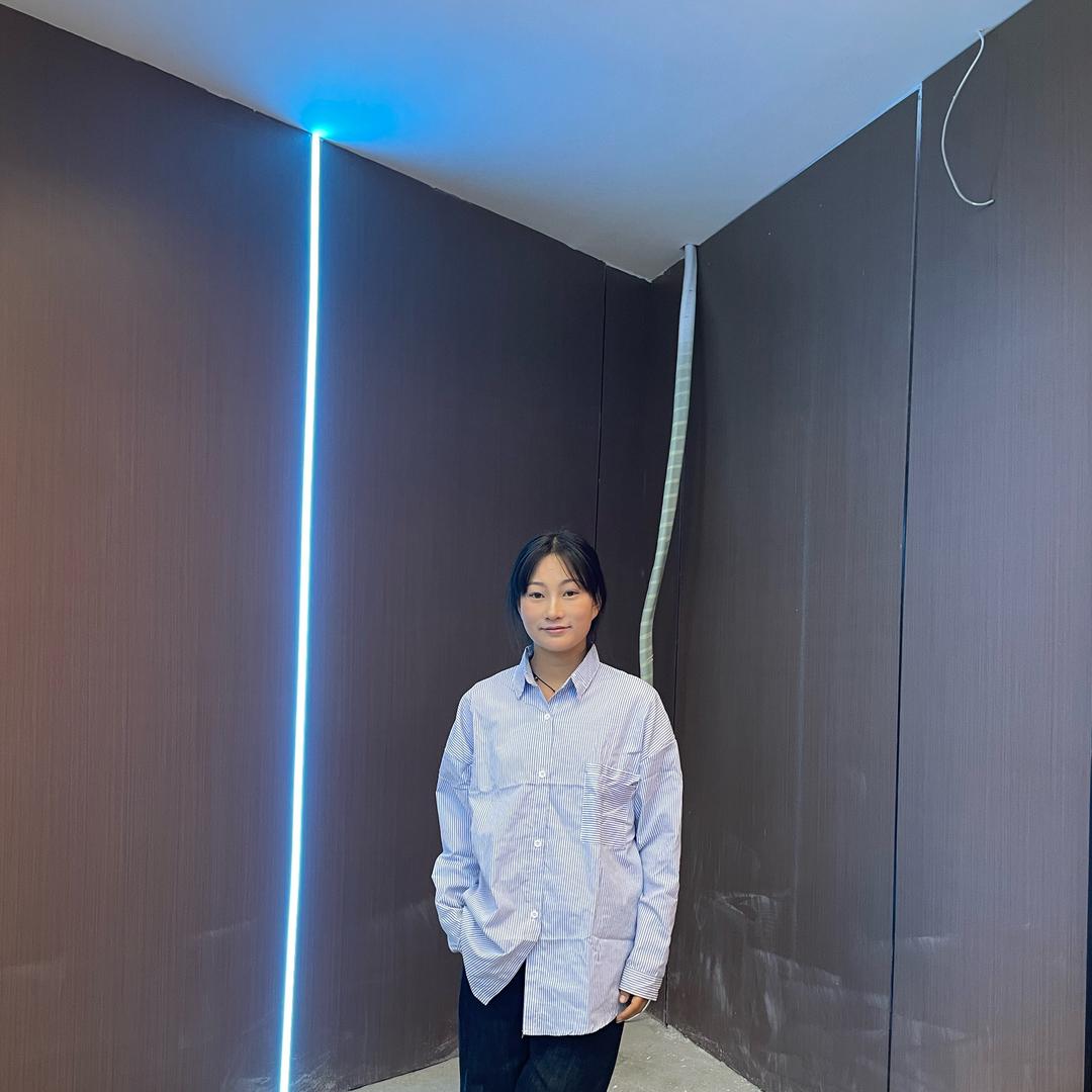 小依