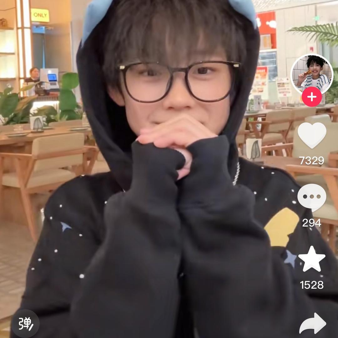 @嘉牛奶（张嘉懿）