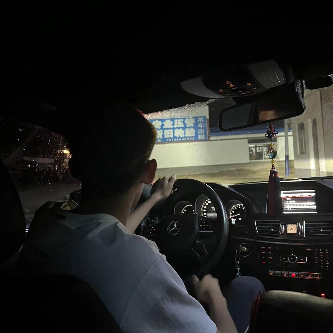 于峻泓.