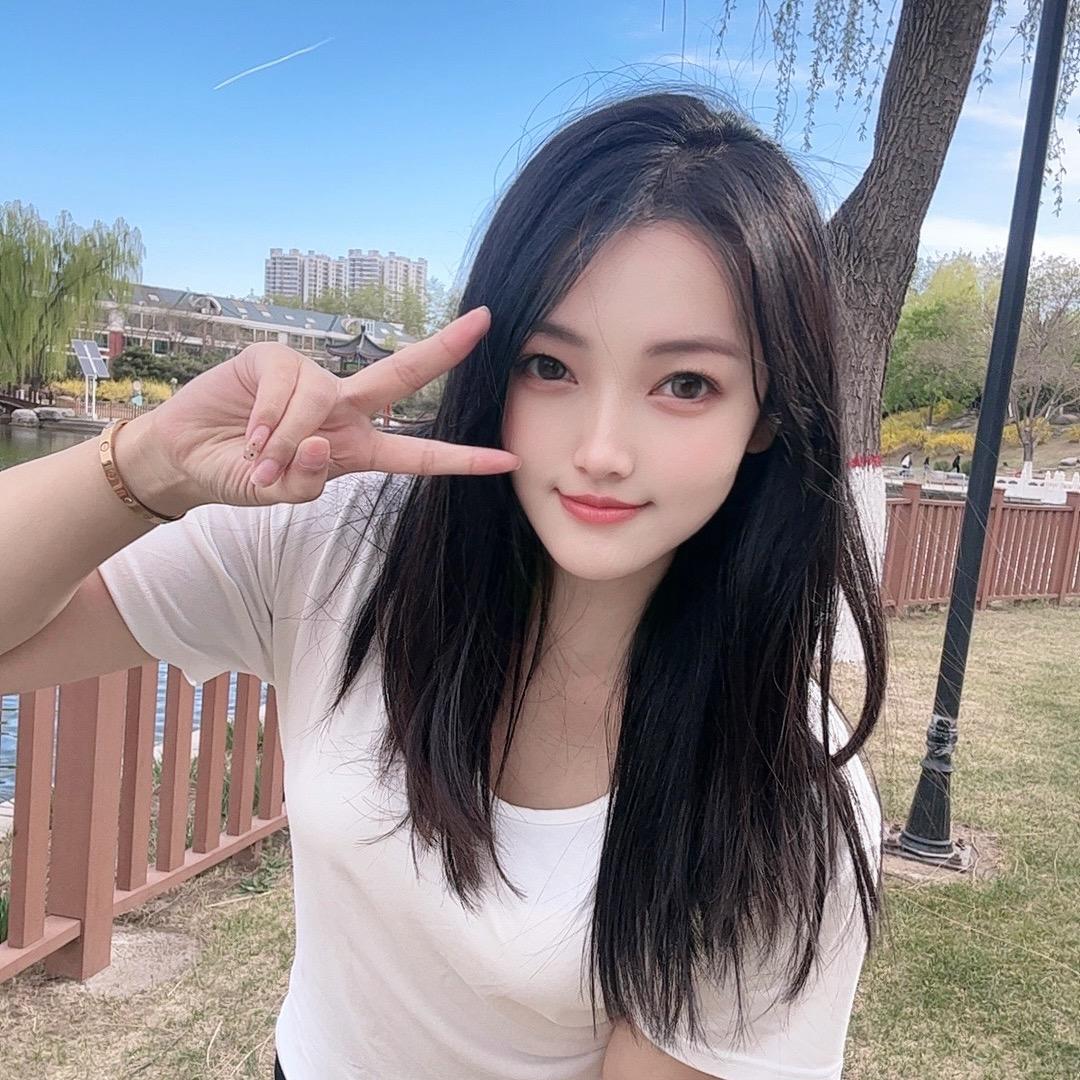 麦子爱吃鸡爪
