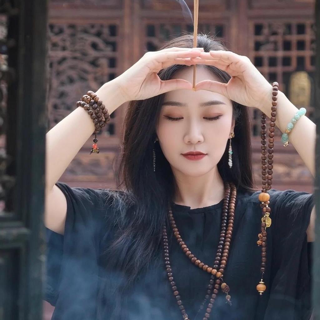 兔子不吃窝边草🙈