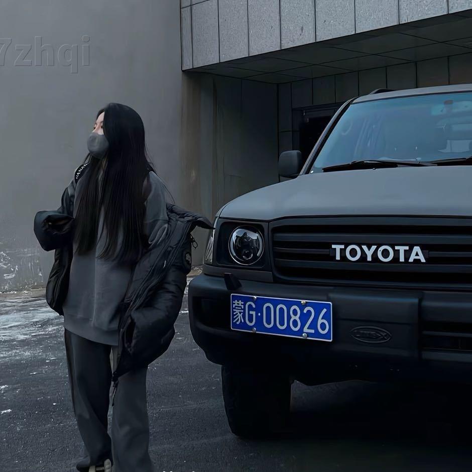 骑摩托车的小胖子