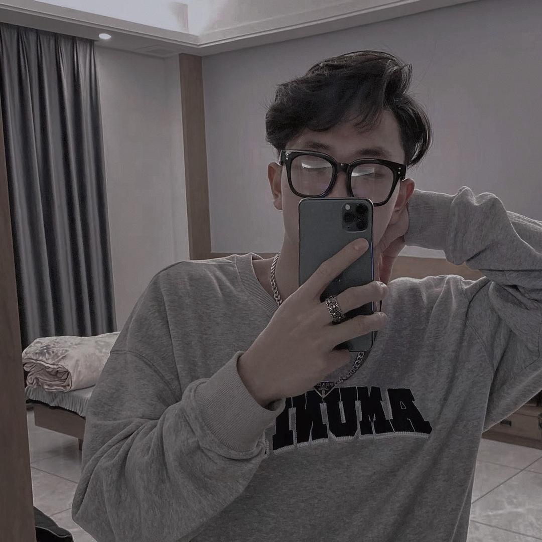 阿垚．