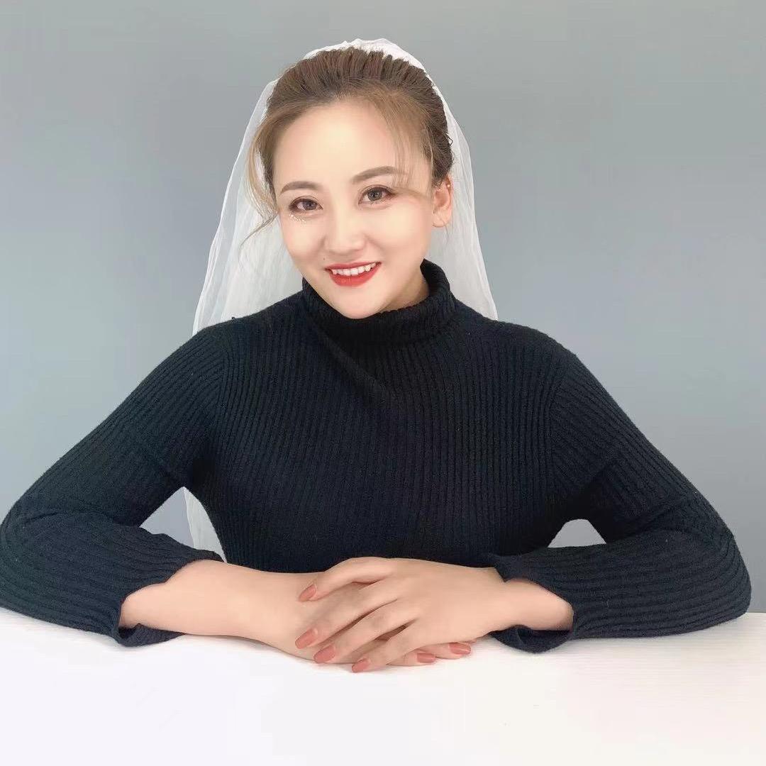 何哈哈🌻