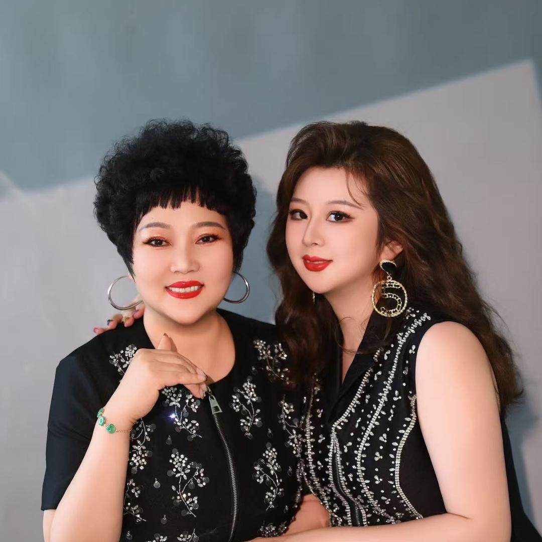 威海田姐知名度女装